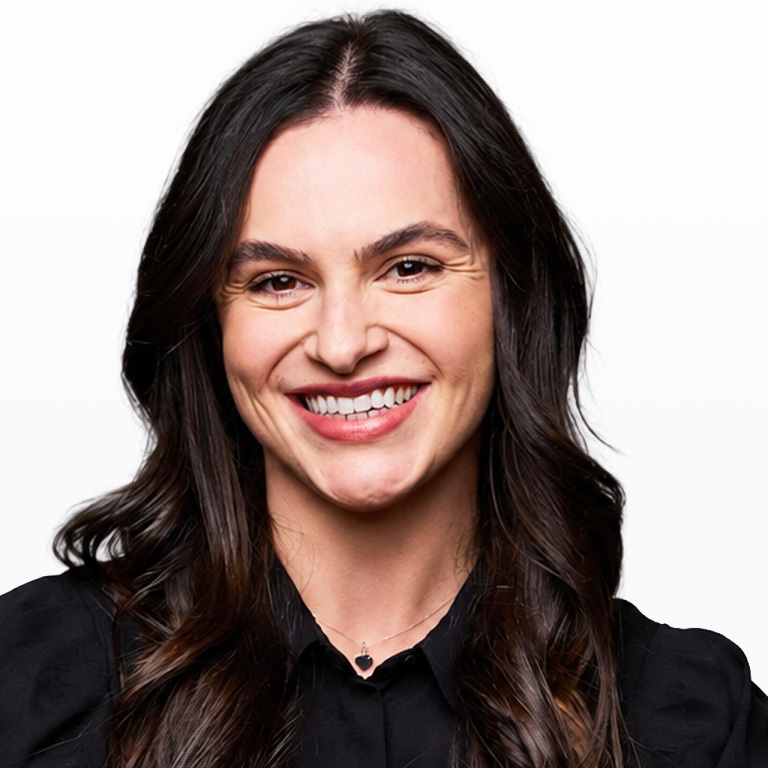 Laura Bogorin headshot